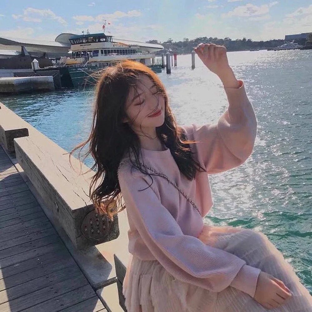 爱情香水海报
